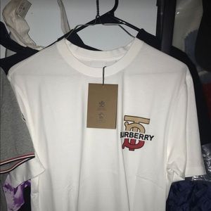 Burberry tee